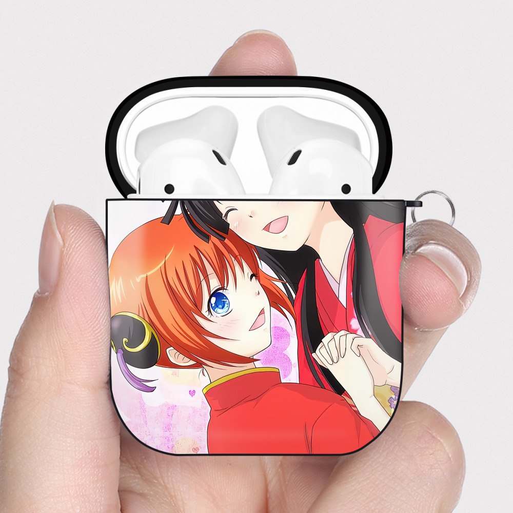 （画像用） ぎんたま 坂田銀時（さかたぎんとき） 神楽 志村新八（しむら しんぱち） GINTAMA Sakata Gintoki Kagura Shimura Shinpachi AirPods 第2世代保護ケース ハードシェル ブラック 耐衝撃・防指紋・カラビナ付き