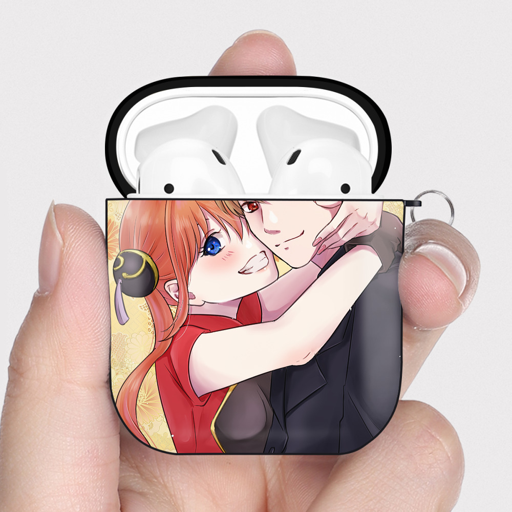 （画像用） ぎんたま 坂田銀時（さかたぎんとき） 神楽 志村新八（しむら しんぱち） GINTAMA Sakata Gintoki Kagura Shimura Shinpachi AirPods 第2世代保護ケース ハードシェル ブラック 耐衝撃・防指紋・カラビナ付き