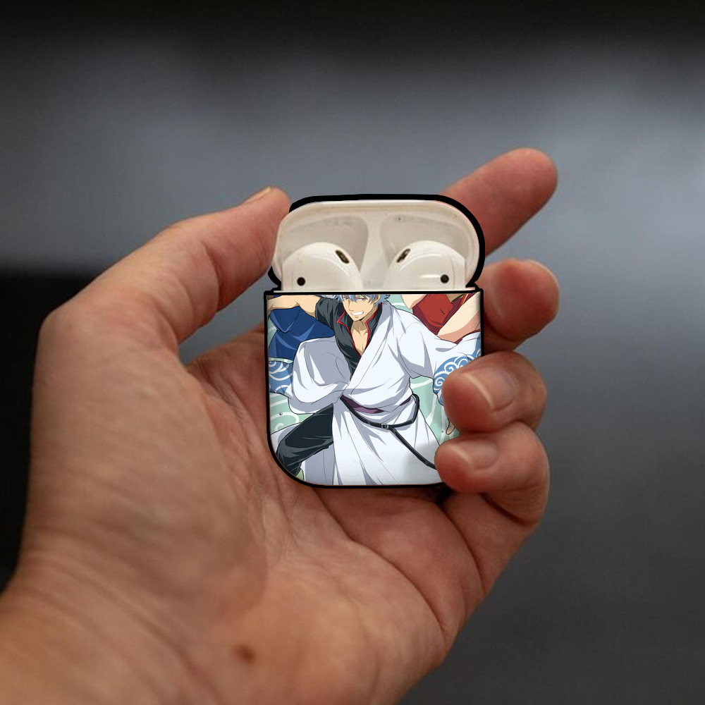 ぎんたま 坂田銀時（さかたぎんとき） 神楽 志村新八（しむら しんぱち） GINTAMA Sakata Gintoki Kagura Shimura Shinpachi AirPods 第2世代保護ケース ハードシェル ブラック 耐衝撃・防指紋・カラビナ付き