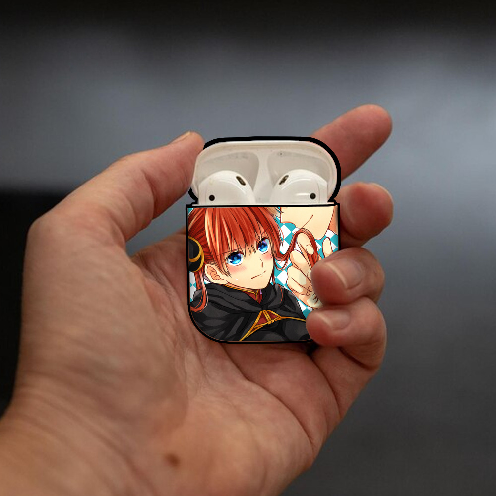 ぎんたま 坂田銀時（さかたぎんとき） 神楽 志村新八（しむら しんぱち） GINTAMA Sakata Gintoki Kagura Shimura Shinpachi AirPods 第2世代保護ケース ハードシェル ブラック 耐衝撃・防指紋・カラビナ付き