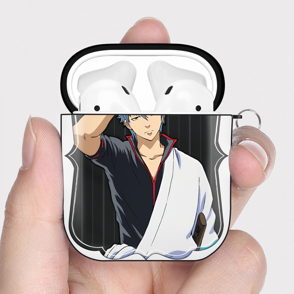（画像用） ぎんたま 坂田銀時（さかたぎんとき） 神楽 志村新八（しむら しんぱち） GINTAMA Sakata Gintoki Kagura Shimura Shinpachi AirPods 第2世代保護ケース ハードシェル ブラック 耐衝撃・防指紋・カラビナ付き