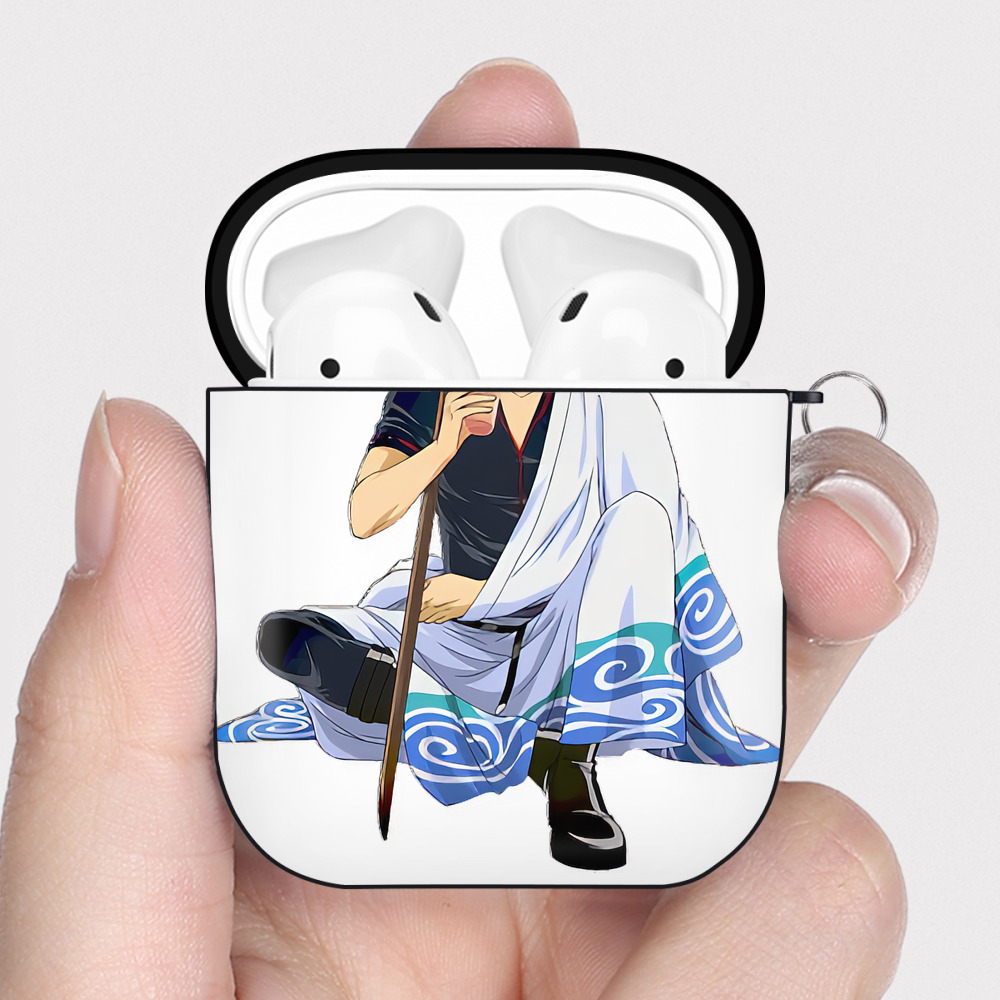 （画像用） ぎんたま 坂田銀時（さかたぎんとき） 神楽 志村新八（しむら しんぱち） GINTAMA Sakata Gintoki Kagura Shimura Shinpachi AirPods 第2世代保護ケース ハードシェル ブラック 耐衝撃・防指紋・カラビナ付き