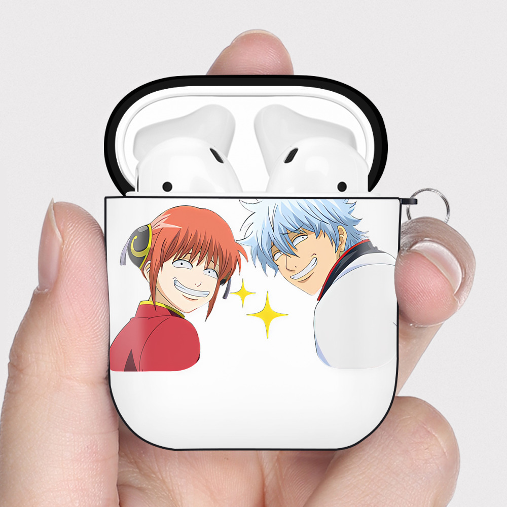 （画像用） ぎんたま 坂田銀時（さかたぎんとき） 神楽 志村新八（しむら しんぱち） GINTAMA Sakata Gintoki Kagura Shimura Shinpachi AirPods 第2世代保護ケース ハードシェル ブラック 耐衝撃・防指紋・カラビナ付き