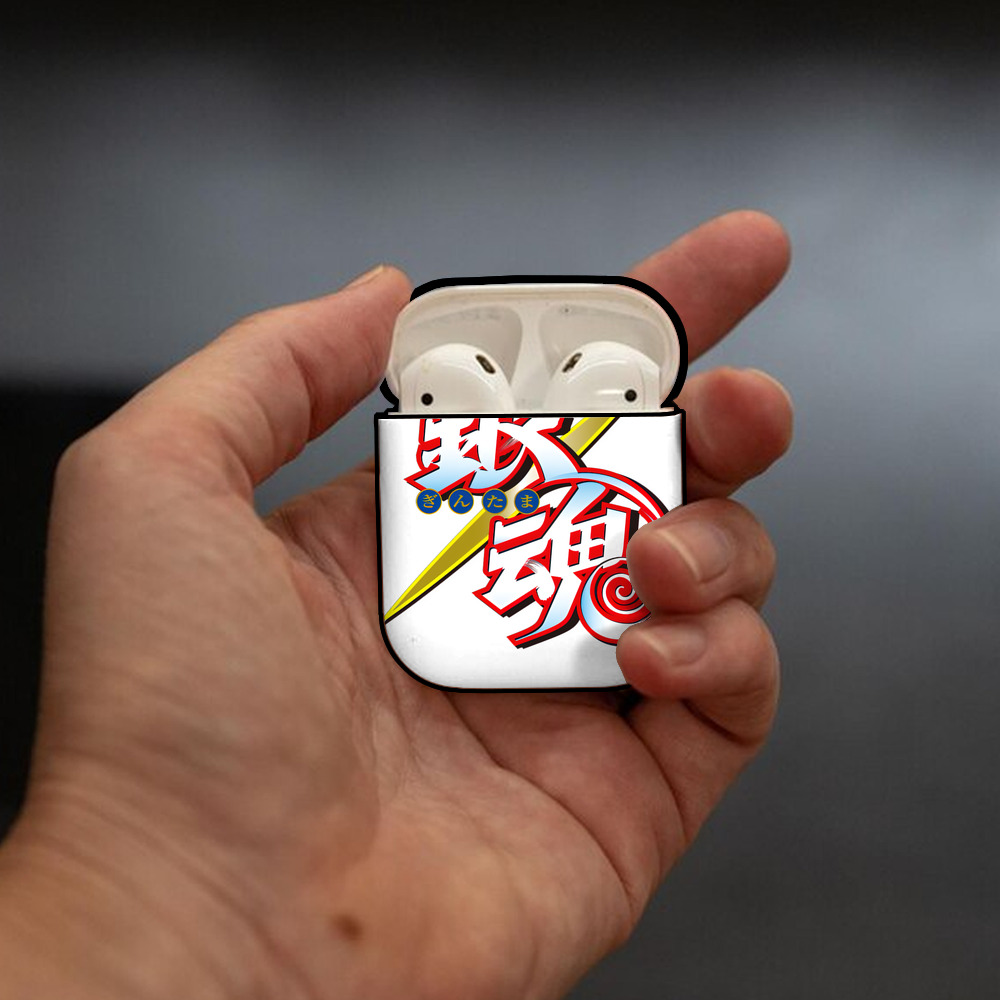 ぎんたま 坂田銀時（さかたぎんとき） 神楽 志村新八（しむら しんぱち） GINTAMA Sakata Gintoki Kagura Shimura Shinpachi AirPods 第2世代保護ケース ハードシェル ブラック 耐衝撃・防指紋・カラビナ付き